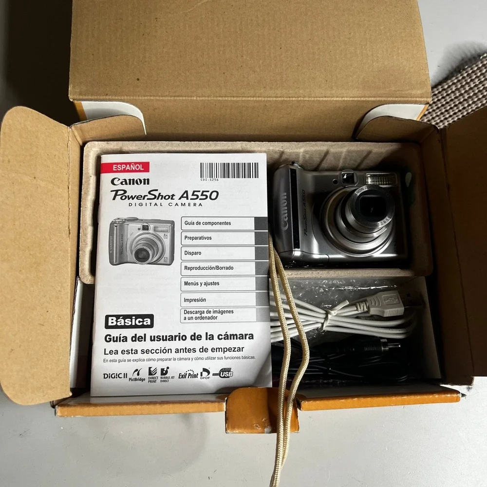 Canon PowerShot A550 7.1MP Digital Camera 4x Optical Zoom Silver PC1230 Boxed
